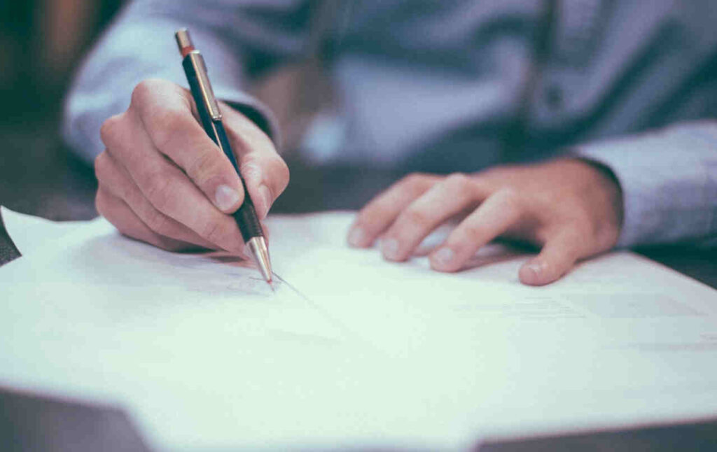 Iemand aansprakelijk stellen voor schade Letselschadespecialist.nl