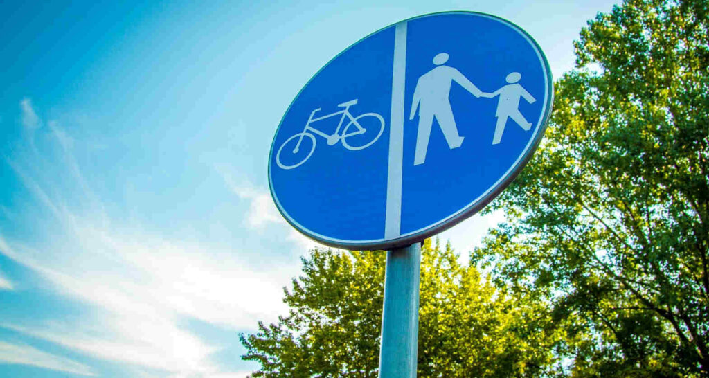 Aansprakelijkheid ontbreken verkeersbord waarschuwingsbord