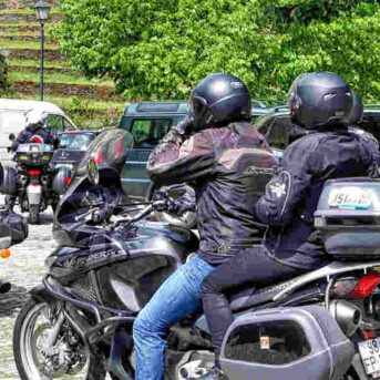 Letselschade door aanrijding binnen groep motorrijders