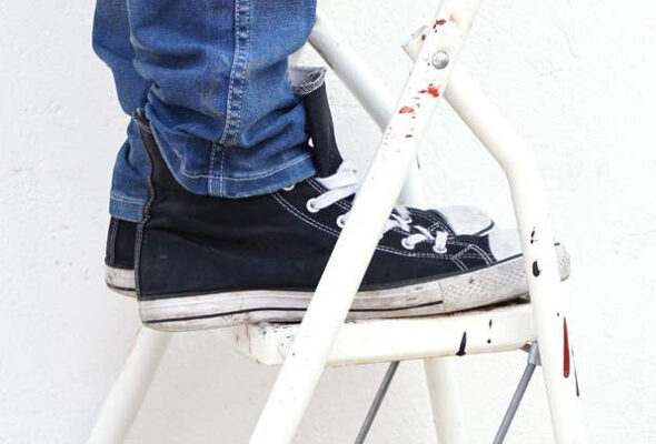Schilder valt van ladder op balkon, Gerechtshof Den Haag 22 juli 2025, ECLI:NL:GHDHA:2025:1320