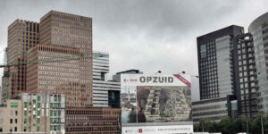 Fietser valt door gladde tegels en verhoging, Rechtbank Amsterdam 11 juli 2025, ECLI:NL:RBAMS:2025:6802