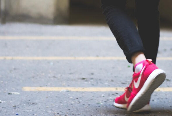 Struikelen op trap parkeergarage, Rechtbank Den Haag 16 oktober 2025, ECLI:NL:RBDHA:2025:19063