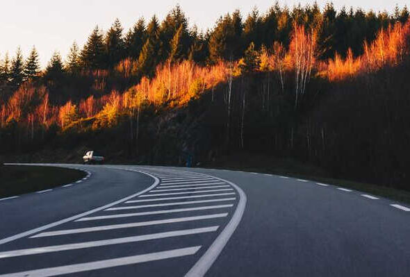 beoordeling wegpositie aanrijding binnenbocht, De beoordeling van de wegpositie na een aanrijding in een binnenbocht, Rechtbank Midden-Nederland 24 december 2025, ECLI:NL:RBMNE:2025:7076