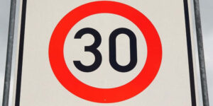 Waarom wordt er op 30 km wegen niet of weinig geflitst, flitsen 30 km, flitsen in bebouwde kom, Handreiking voorlopige inrichtingskenmerken GOW30